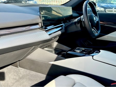 2026 BMW 5-Series - photo 19