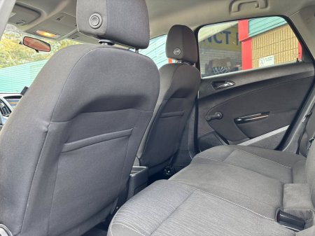 2013 Vauxhall Astra - photo 12