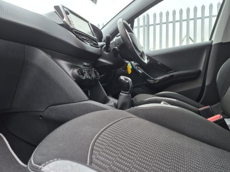 2016 Peugeot 208 - photo 24