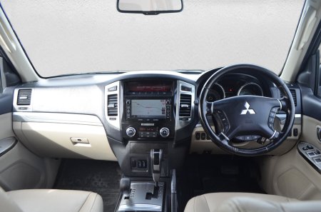 2016 Mitsubishi Pajero - photo 16