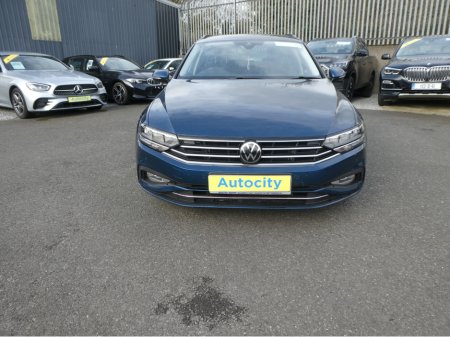 2021 Volkswagen Passat - photo 2