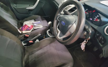 2012 Ford Fiesta - photo 11