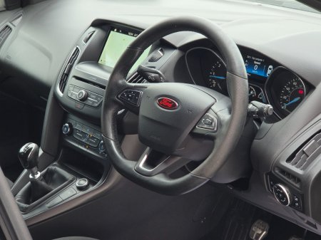 2017 Ford Focus - photo 29