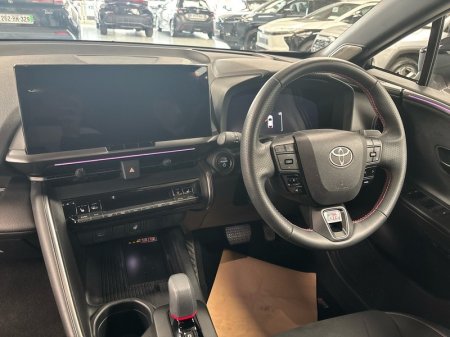 2025 Toyota C-HR - photo 8