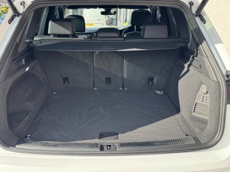 2023 Volkswagen Touareg - photo 8