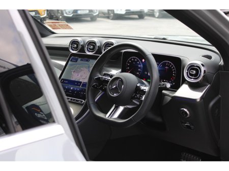 2025 Mercedes-Benz GLC - photo 2