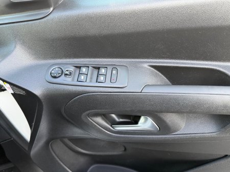 2021 Vauxhall Combo - photo 10