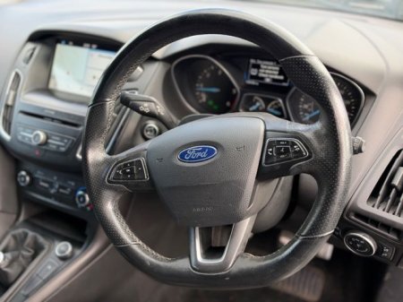 2017 Ford Focus - photo 8