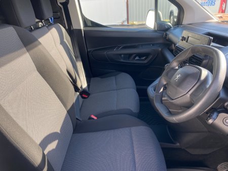 2020 Peugeot Partner - photo 8