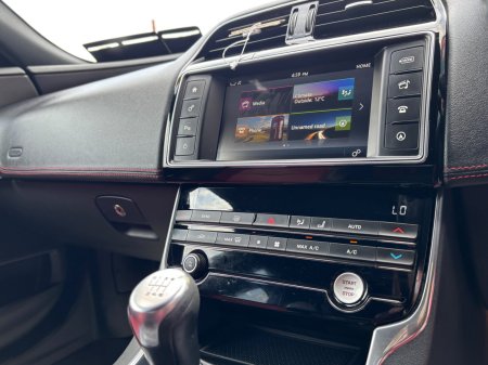 2015 Jaguar XE - photo 10