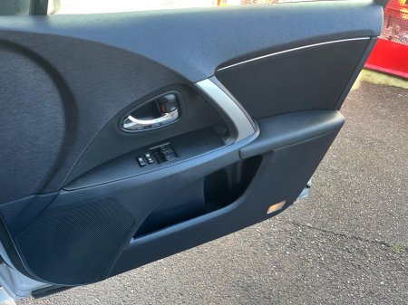 2013 Toyota Avensis - photo 20