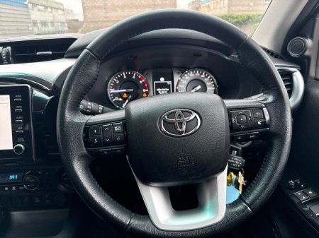 2023 Toyota Hilux - photo 9