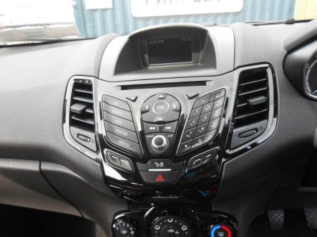 2016 Ford Fiesta - photo 8