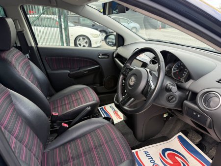 2014 Mazda Demio - photo 10