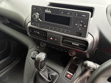 2021 Peugeot Partner - photo 11