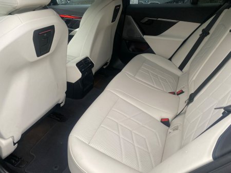 2025 BMW 5-Series - photo 15