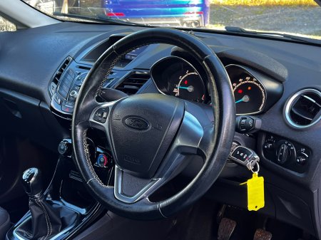 2016 Ford Fiesta - photo 6