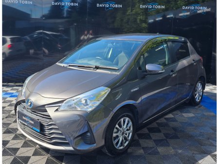 2017 Toyota Vitz - photo 18