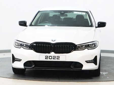 2022 BMW 3-Series - photo 10