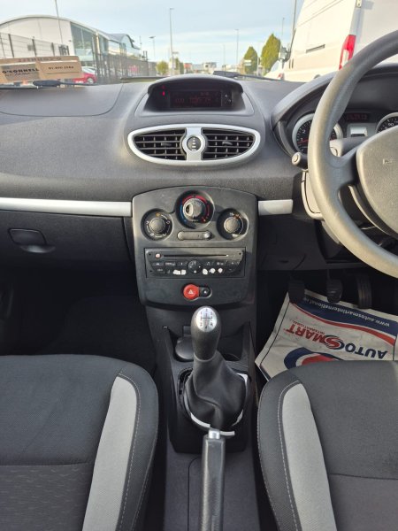 2011 Renault Clio - photo 21