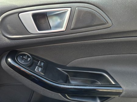 2015 Ford Fiesta - photo 20