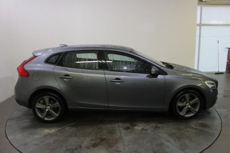 2017 Volvo V40 - photo 2