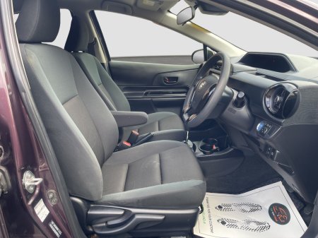 2016 Toyota Aqua - photo 10