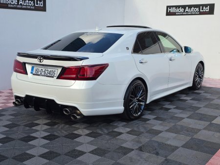 2015 Toyota Crown - photo 8
