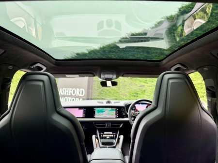 2025 Porsche Cayenne - photo 29