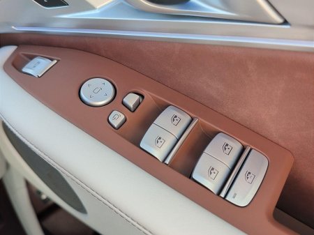 2025 BMW XM - photo 21