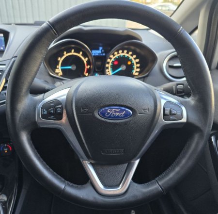 2014 Ford Fiesta - photo 16