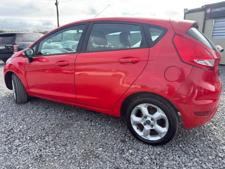2010 Ford Fiesta - photo 3