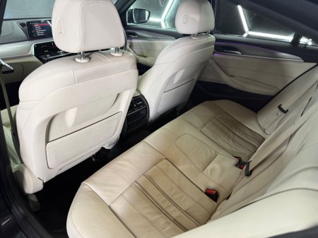 2017 BMW 5-Series - photo 19