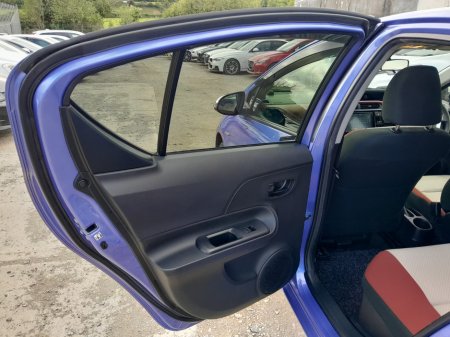 2016 Toyota Aqua - photo 13