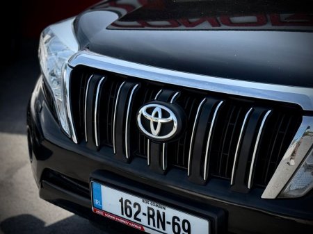 2016 Toyota Land Cruiser - photo 12