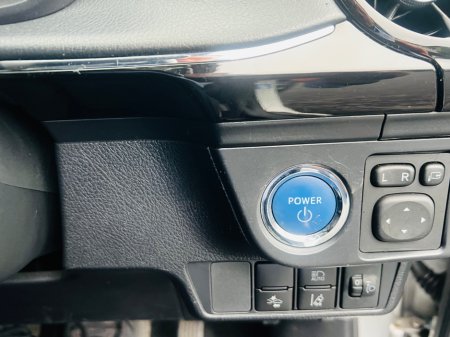 2018 Toyota Corolla - photo 18