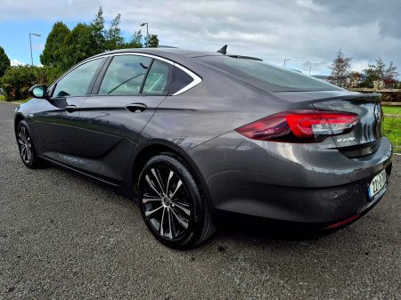 2022 Opel Insignia - photo 2