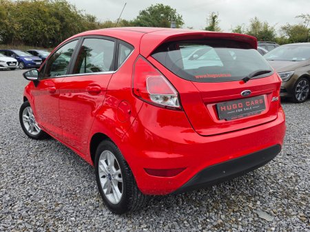 2016 Ford Fiesta - photo 2