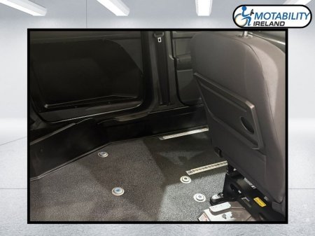 2026 Ford Tourneo Connect - photo 9