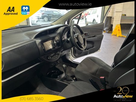 2017 Toyota Vitz - photo 18