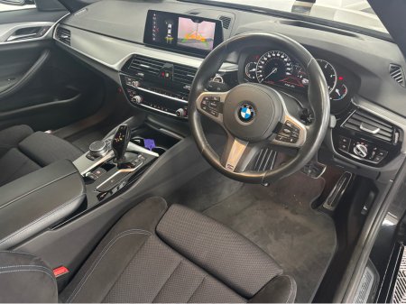 2020 BMW 5-Series - photo 10