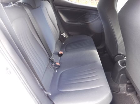 2021 Toyota Yaris - photo 12