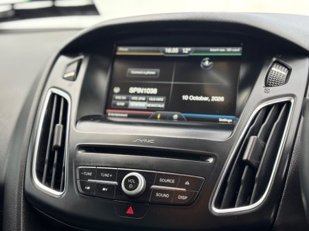 2015 Ford Focus - photo 16