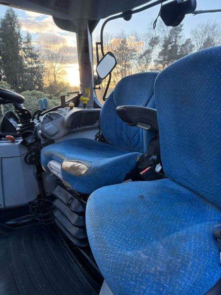 2013 New Holland T6.120 - photo 12