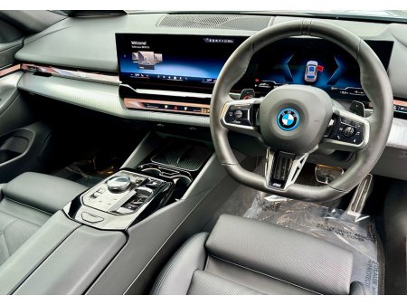 2026 BMW 5-Series - photo 13