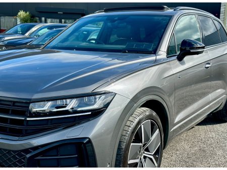2025 Volkswagen Touareg - photo 6