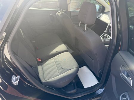 2016 Ford Focus - photo 17