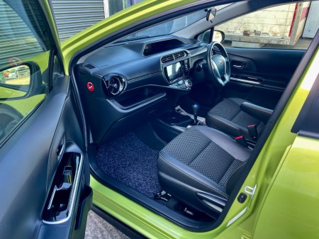 2017 Toyota Aqua - photo 16