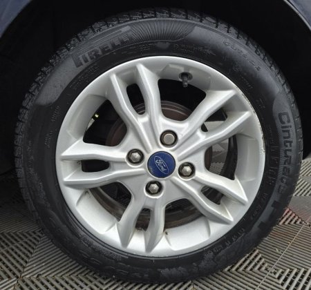 2015 Ford Fiesta - photo 9