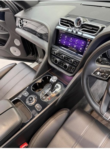 2022 Bentley Bentayga - photo 10